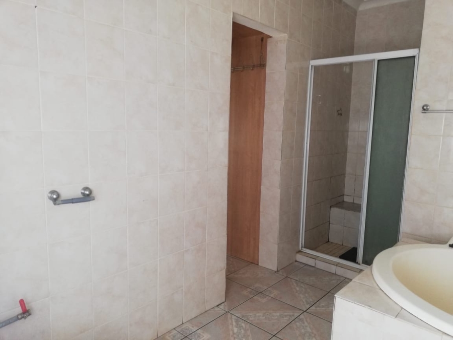 5 Bedroom Property for Sale in Stilfontein Ext 3 North West